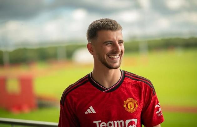 Craig Burley Pundit slams Manchester United’s new midfield three before they have even played together - Bóng Đá