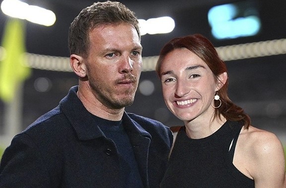 HLV Nagelsmann bị sa thải, bạn gái bỏ nghề phóng viên - Bóng Đá