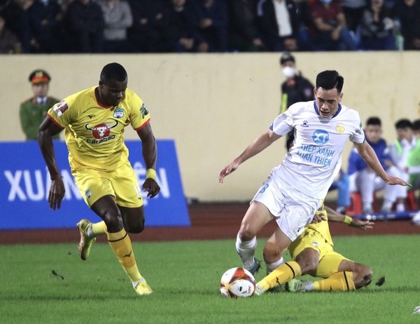 2 CLB Việt Nam chính thức bỏ giải; Tương lai Quang Hải được sáng tỏ - Bóng Đá