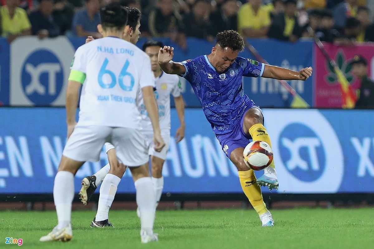 HLV Khánh Hòa bức xúc với trọng tài - Bóng Đá