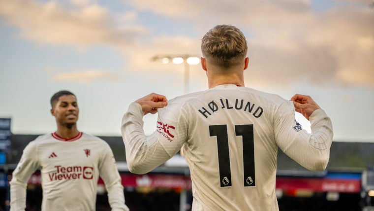 Điểm đen khiến M.U suýt trả giá trước Luton Town - Bóng Đá