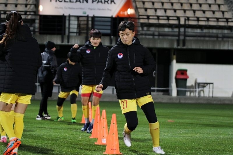 Tuyển nữ Việt Nam chịu lạnh khi đến New Zealand - Bóng Đá