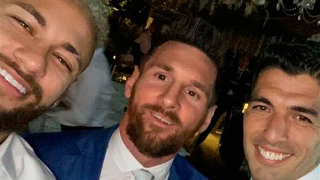Neymar Messi Suarez chụp hình chung, tại sao người NHM không nên lo lắng - Bóng Đá