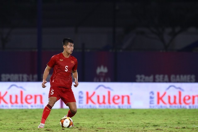 Hoàng Đức chuẩn bị hành trang xuất ngoại; Thùy Trang giã từ ĐT nữ Việt Nam - Bóng Đá