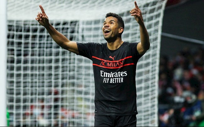 Former fridge delivery man Messias keeps AC Milan's Champions League dream alive with stunning late winner - Bóng Đá