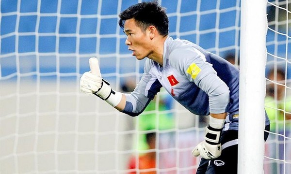 Tấn Trường đau nhẹ và những phương án dự phòng của thầy Park - Bóng Đá