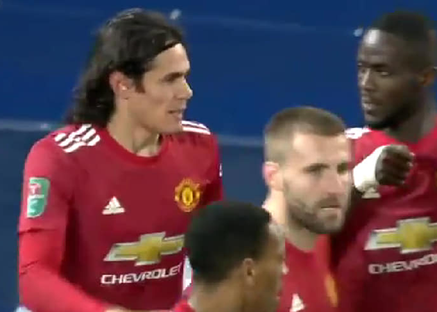 Eric Bailly reminding Edinson Cavani to do his iconic celebration - Bóng Đá