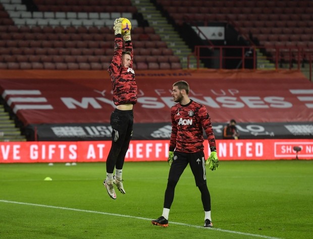 Man Utd star Dean Henderson pushing for January loan transfer after David de Gea reclaimed No1 spot amid Covid battle - Bóng Đá
