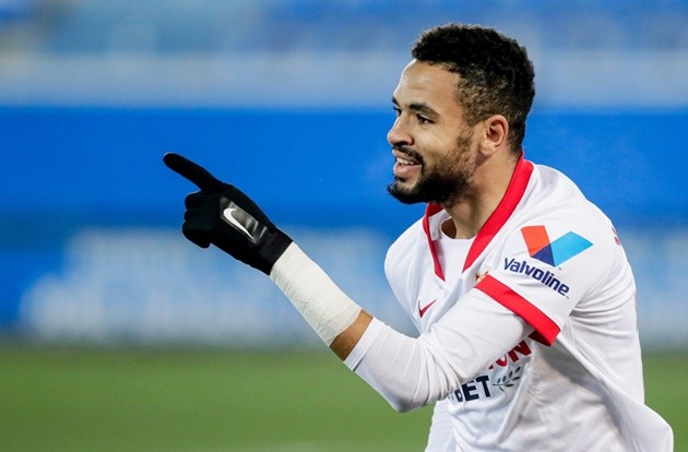 Arsenal are willing to include Alexandre Lacazette in a player-plus-cash deal to land Sevilla forward Youssef En-Nesyri in January, - Bóng Đá