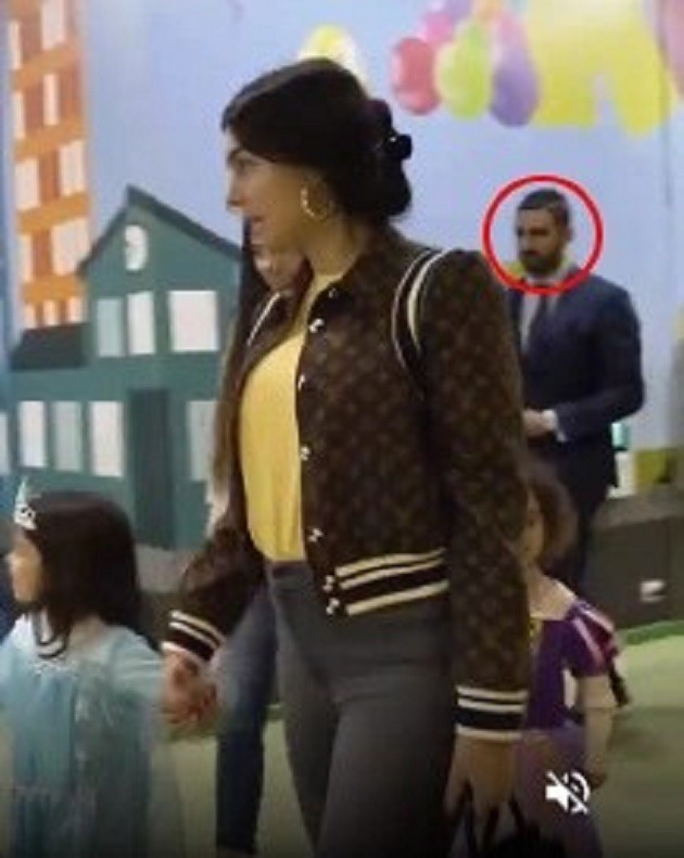 Cristiano Ronaldo and his family protected by former elite special forces twins who served in Afghanistan - Bóng Đá