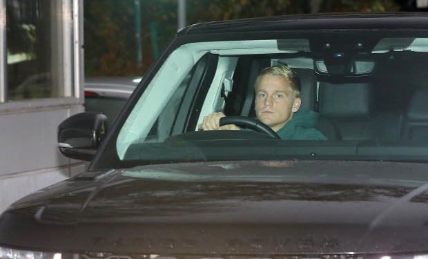 Man Utd có HLV mới, lộ diện thái độ cả đội khi tới sân tập - Bóng Đá