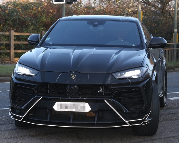Pierre-Emerick Aubameyang seen for first time since Arsenal axing  - Bóng Đá