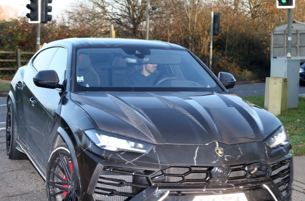 Pierre-Emerick Aubameyang seen for first time since Arsenal axing  - Bóng Đá