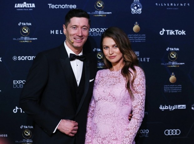 Dàn sao đổ bộ QBV Dubai, Ronaldo lại được vinh danh - Bóng Đá