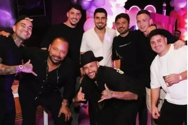 SISTER ACT Neymar’s sister becomes one of world’s most famous Wags as she ‘starts dating international star’ - Bóng Đá