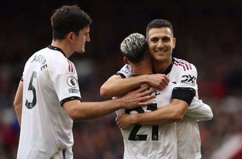 'Cậu ấy phải rời Man Utd và tìm một CLB khác' - Bóng Đá