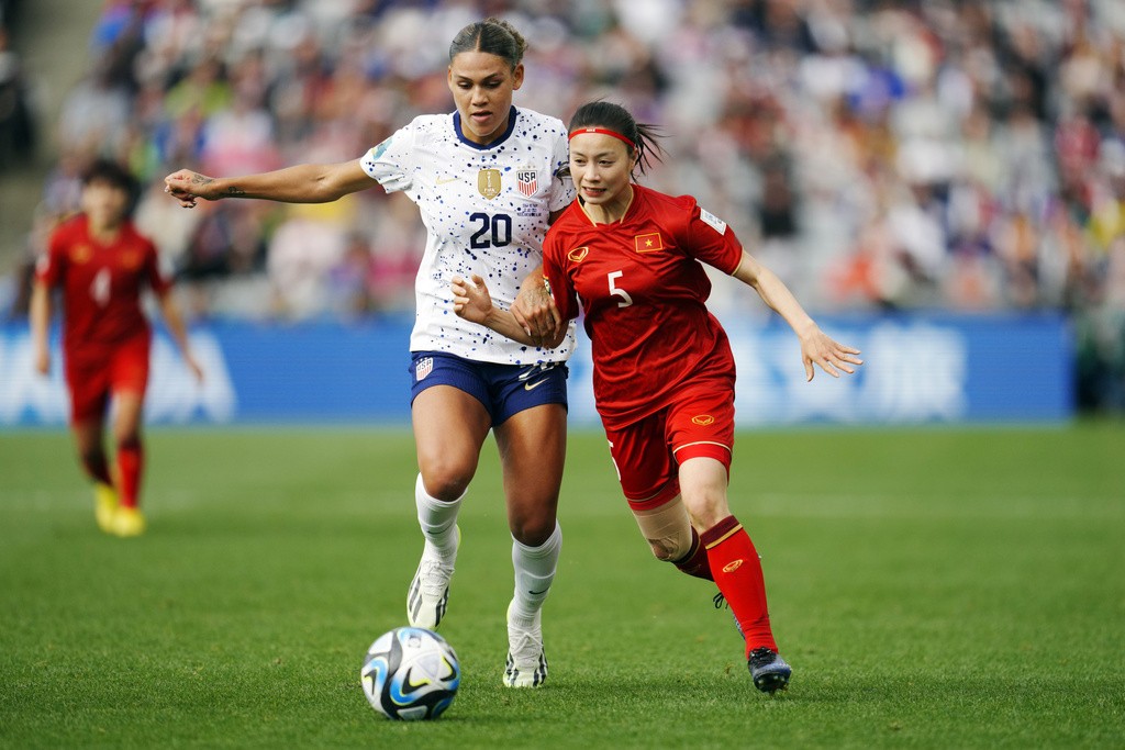 Tuyển nữ Việt Nam thua nhẹ nhà vô địch Mỹ: Không chỉ có kiên cường - Bóng Đá