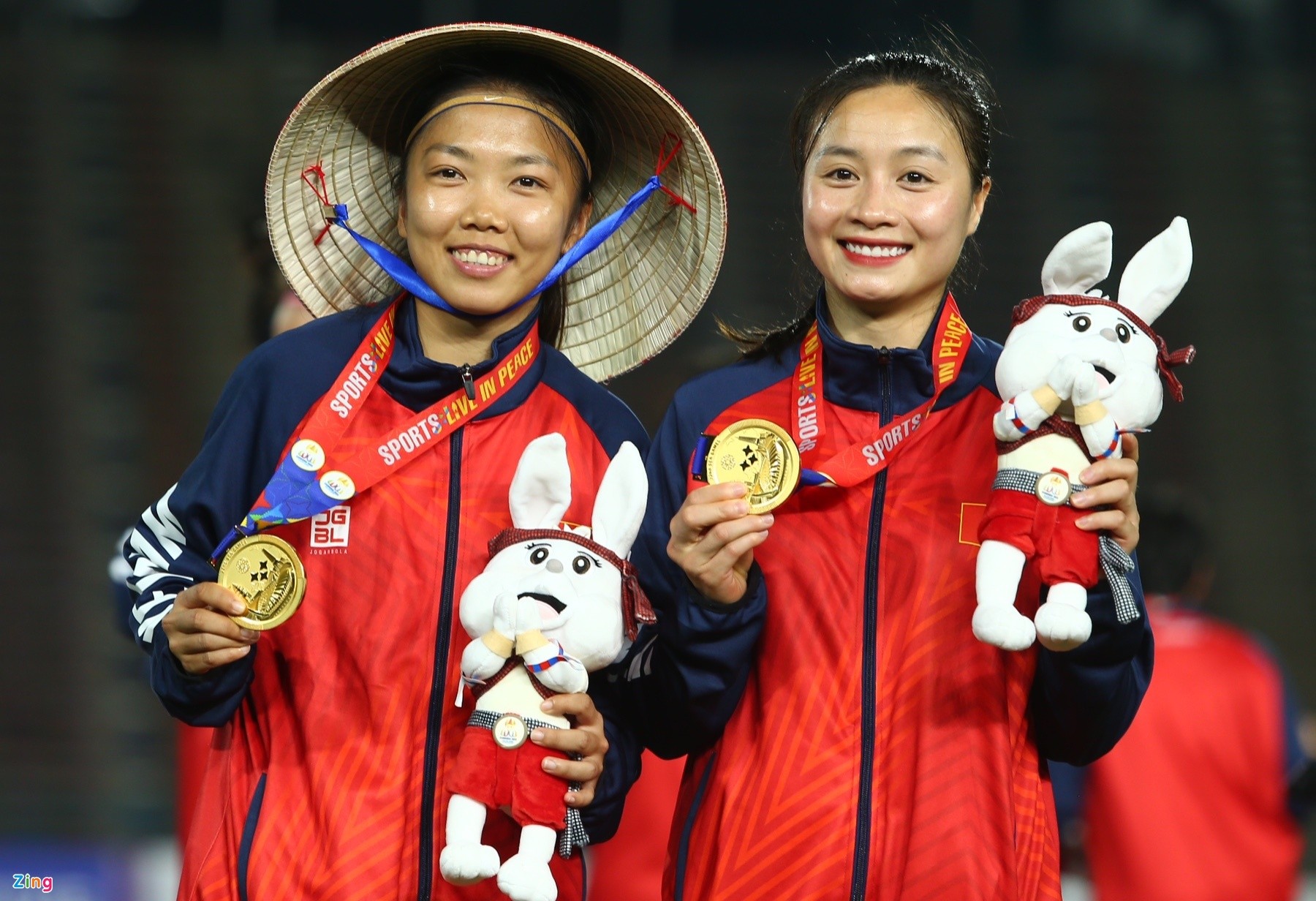 Cảm xúc vỡ òa trong ngày tuyển nữ Việt Nam làm nên lịch sử - Bóng Đá