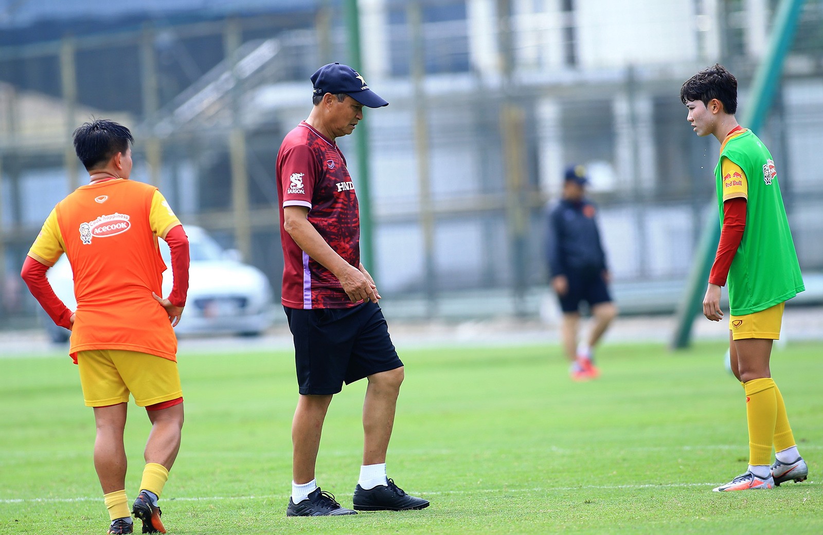 Tuyển nữ Việt Nam rèn miếng tủ chờ đấu Mỹ, Hà Lan - Bóng Đá