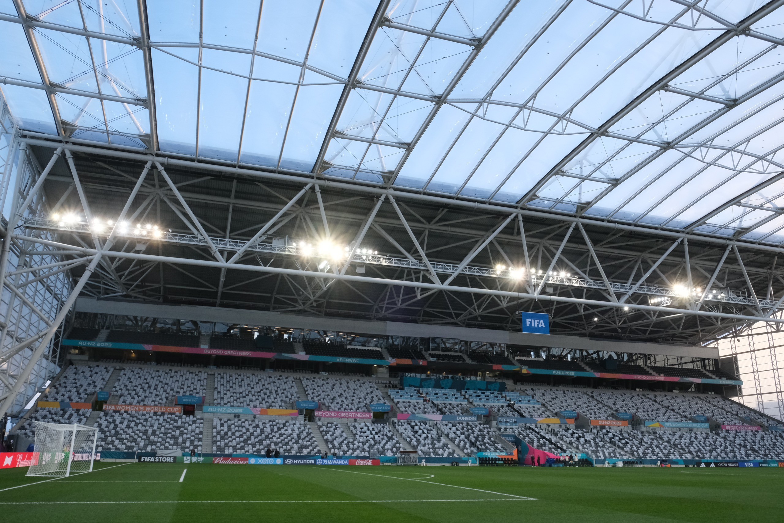 Xúc động hình ảnh buổi tập cuối của tuyển nữ Việt Nam ở World Cup - Bóng Đá
