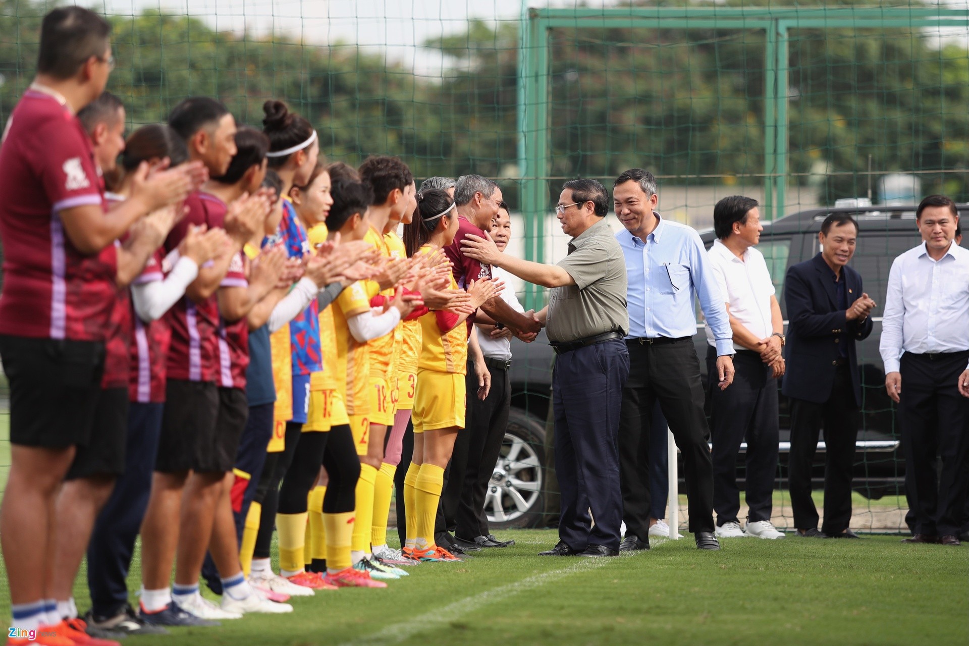 Thủ tướng gặp mặt động viên tuyển bóng đá nữ Việt Nam trước World Cup - Bóng Đá