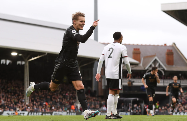 ‘I THINK’: DARREN BENT DECIDES WHETHER MARTIN ODEGAARD OR BRUNO FERNANDES IS BETTER - Bóng Đá