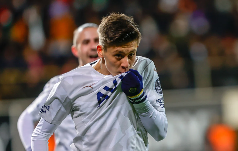 Mesut Ozil says £15m player Arsenal reportedly want is better than him - Bóng Đá