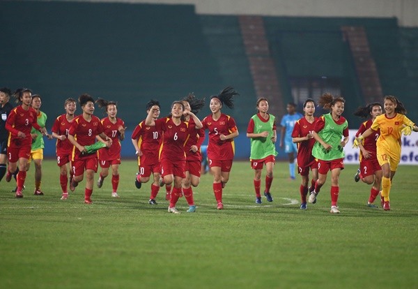 Nhan sắc nổi bật của thủ quân U20 nữ Việt Nam - Bóng Đá