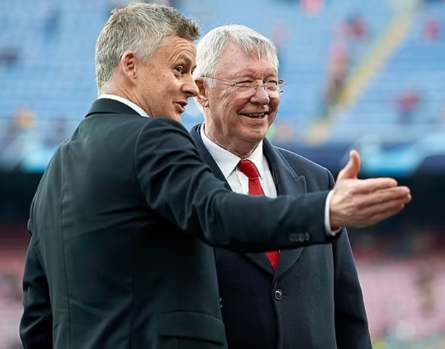 Bryan Robson issues plea to Ole Gunnar Solskjaer to speak to Sir Alex Ferguson MORE  - Bóng Đá