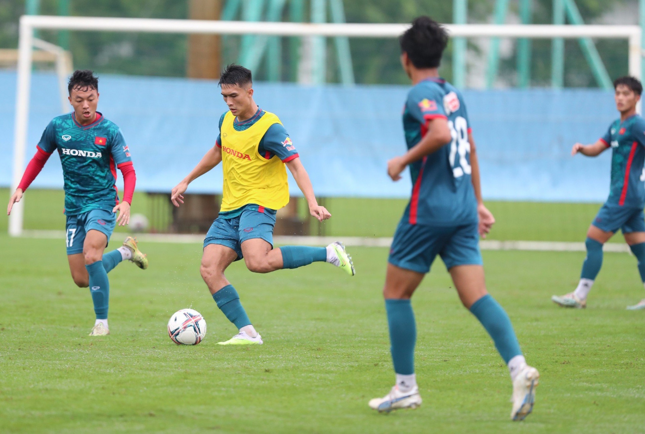 Tuyển Olympic Việt Nam gấp rút luyện chiêu trước Asiad - Bóng Đá