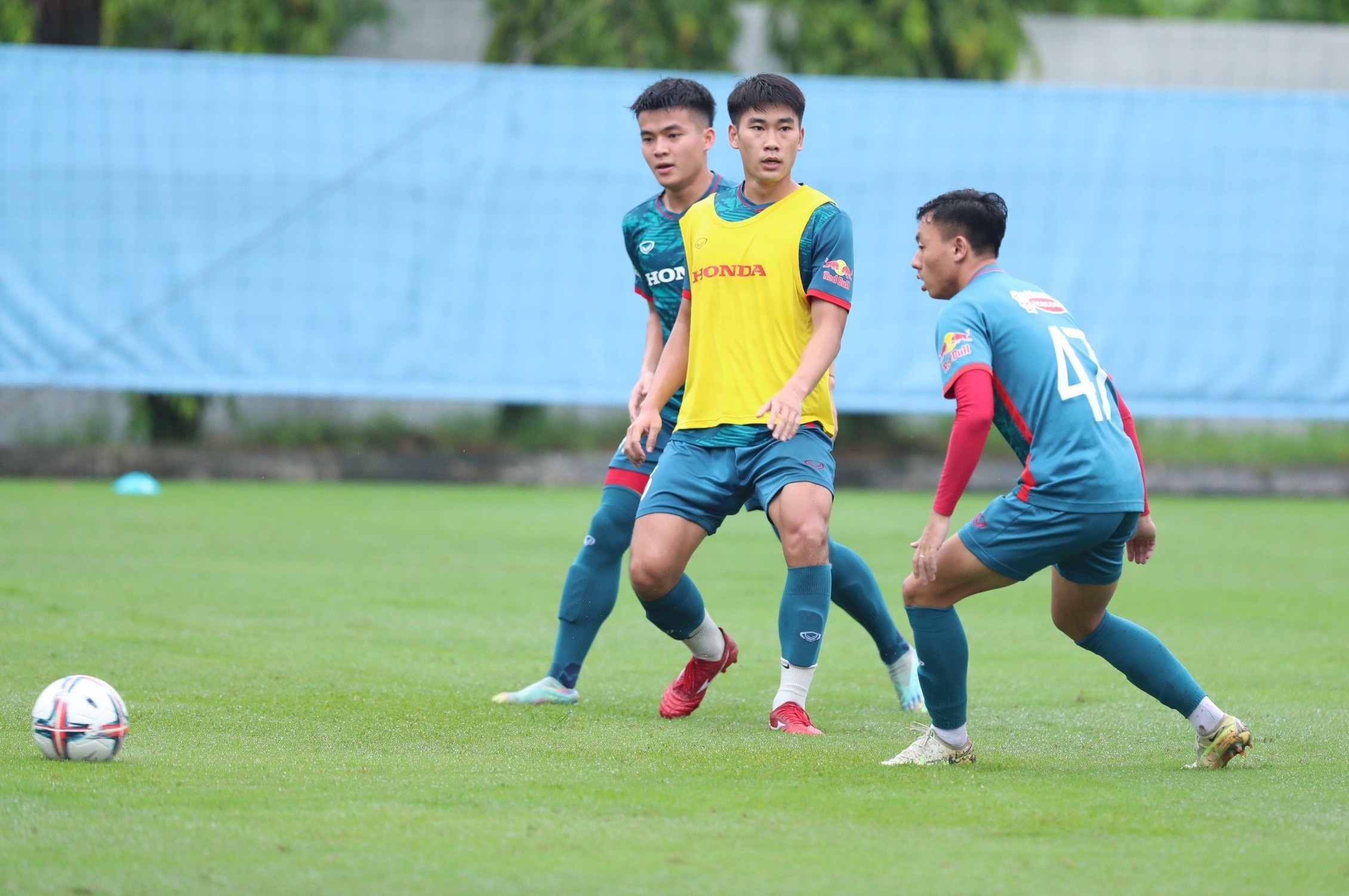 Tuyển Olympic Việt Nam gấp rút luyện chiêu trước Asiad - Bóng Đá