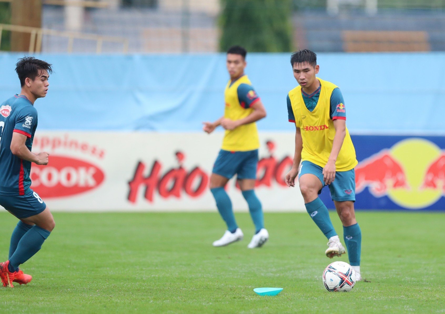 Tuyển Olympic Việt Nam gấp rút luyện chiêu trước Asiad - Bóng Đá