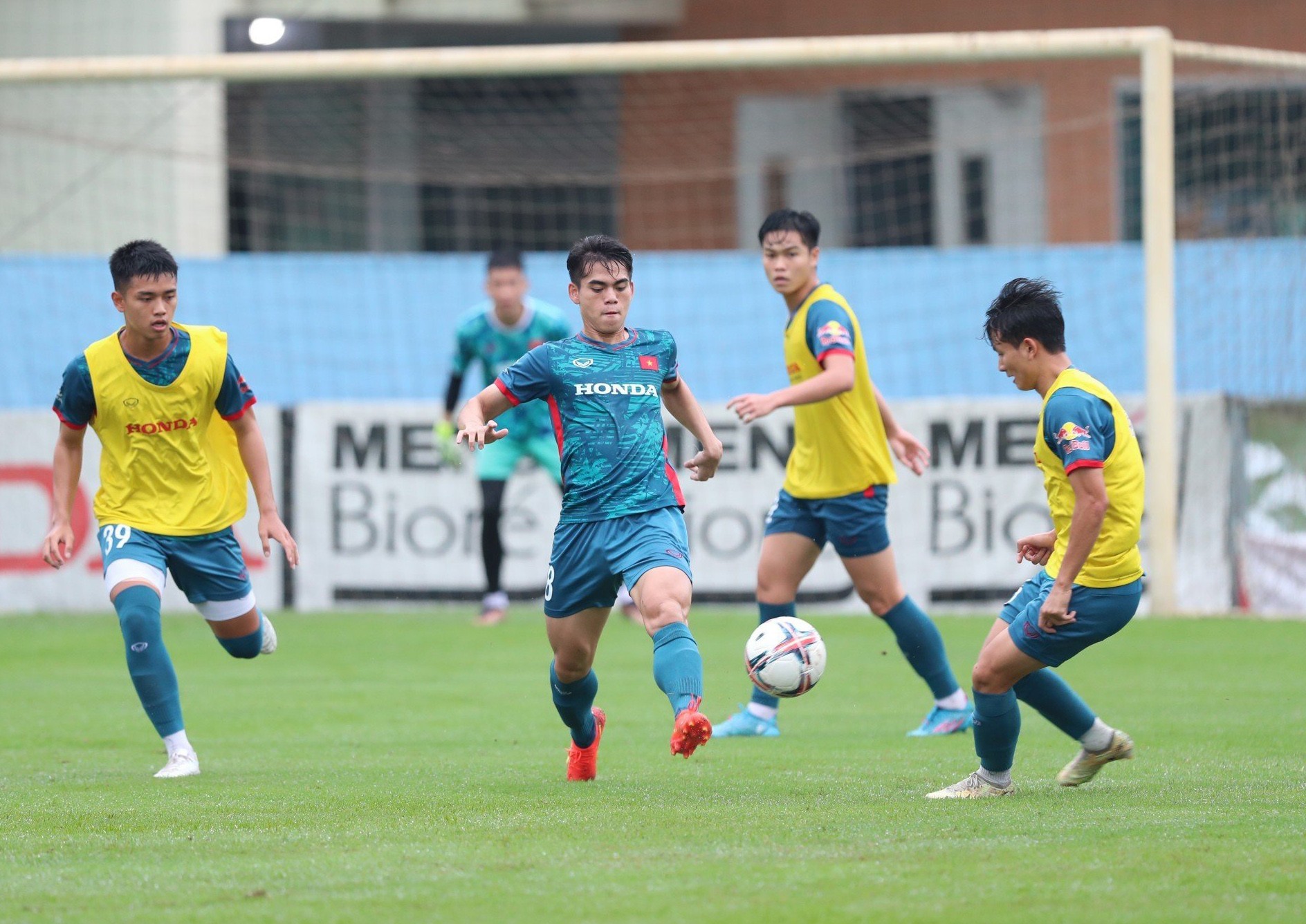 Tuyển Olympic Việt Nam gấp rút luyện chiêu trước Asiad - Bóng Đá