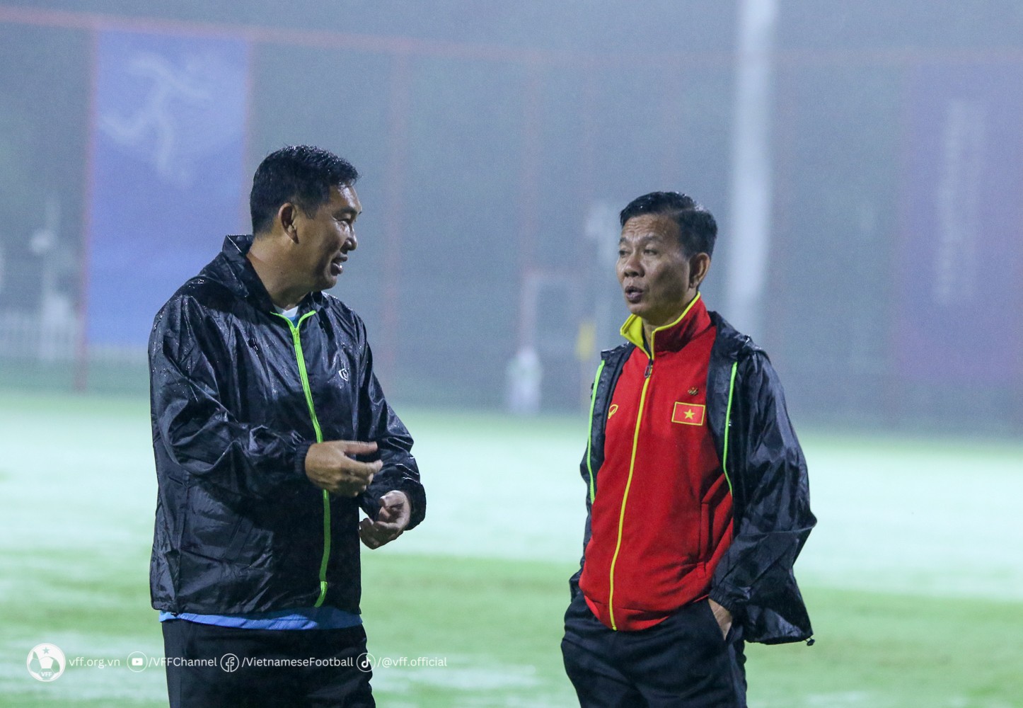 Olympic Việt Nam gạt buồn, đội mưa tập chờ đấu Saudi Arabia - Bóng Đá