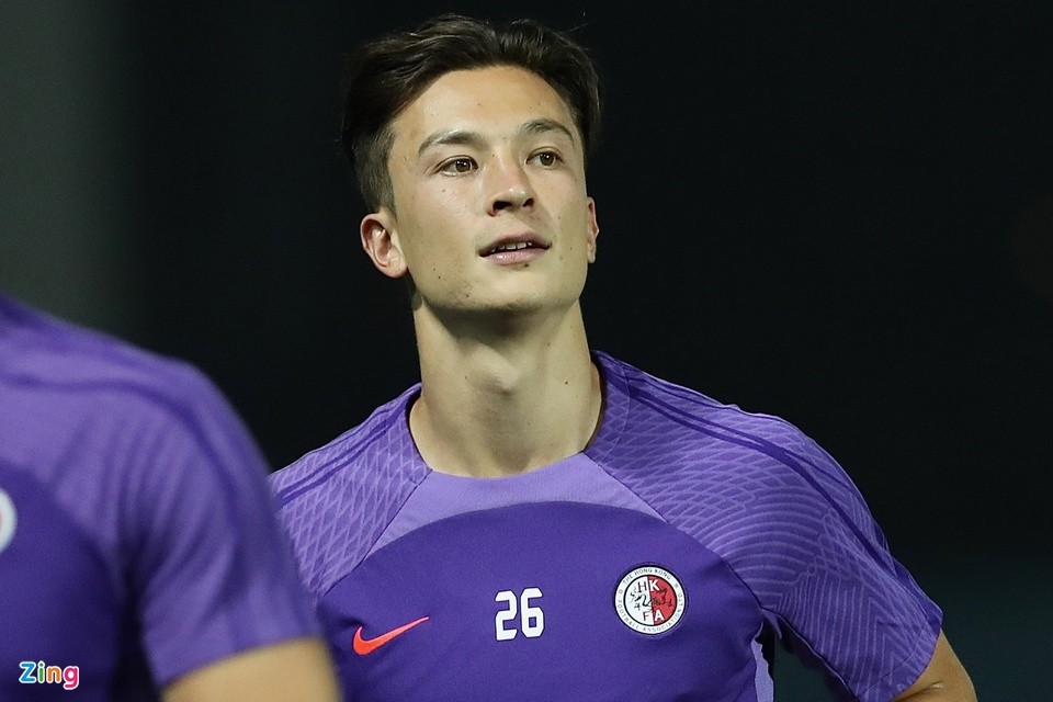 Tiền đạo Hong Kong: Tôi mong gặp các cầu thủ giỏi nhất tuyển Việt Nam - Bóng Đá