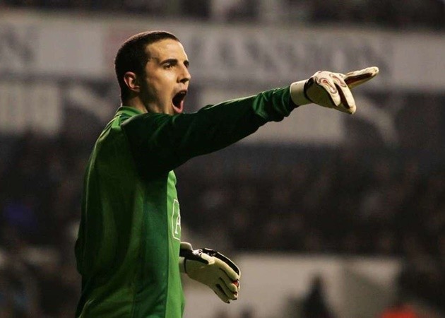 Từ Kane đến Terry: 10 thủ môn bất đắc dĩ nổi tiếng của làng túc cầu - Bóng Đá