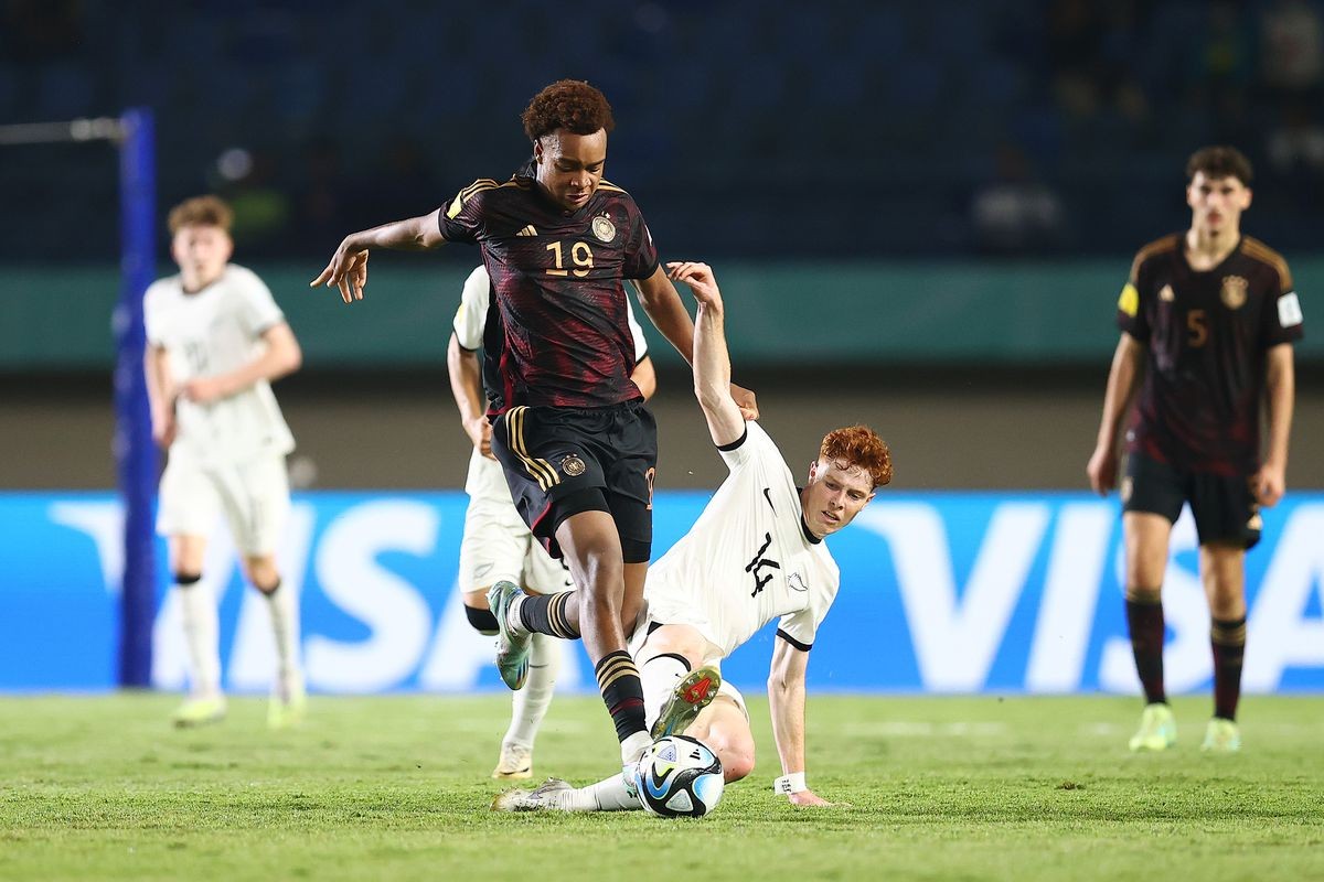 Bayern kích hoạt điều khoản giải phóng của sao trẻ Schalke - Bóng Đá