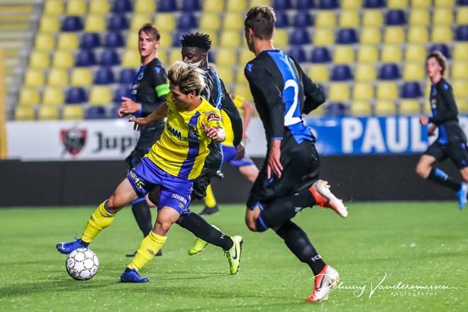 HLV Sint-Truiden nói điều phũ phàng về Công Phượng, chỉ ra lý do không đăng ký thi đấu - Bóng Đá