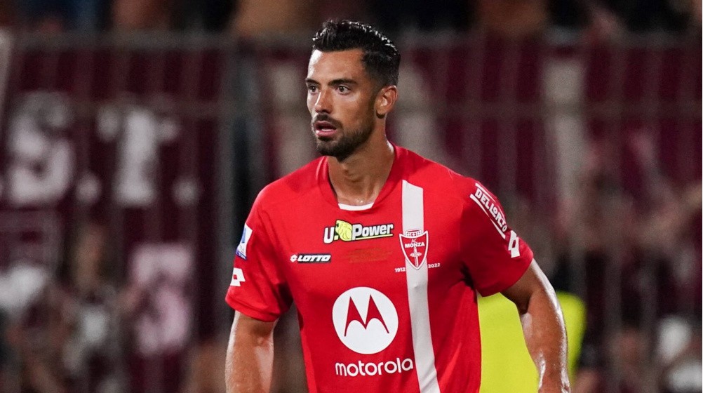 Roma and Napoli interested in former Arsenal defender at Monza - Bóng Đá