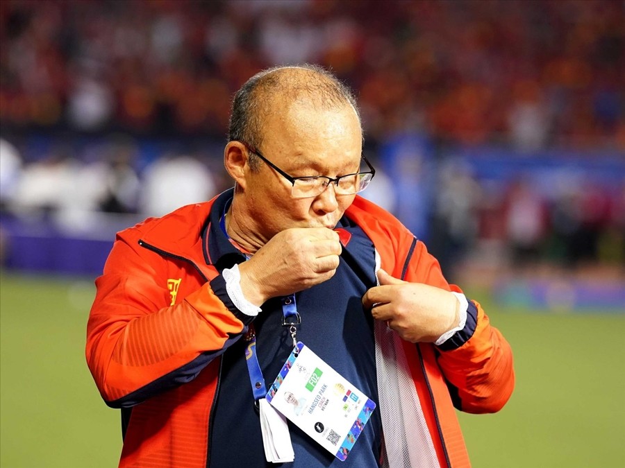 Trợ lý Lee Young-jin quay lại Việt Nam, rõ quan điểm thầy Park - Bóng Đá