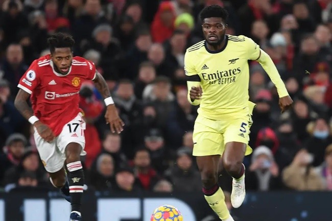 Giải mã phong độ thảm họa của Thomas Partey trong trận gặp Man Utd - Bóng Đá