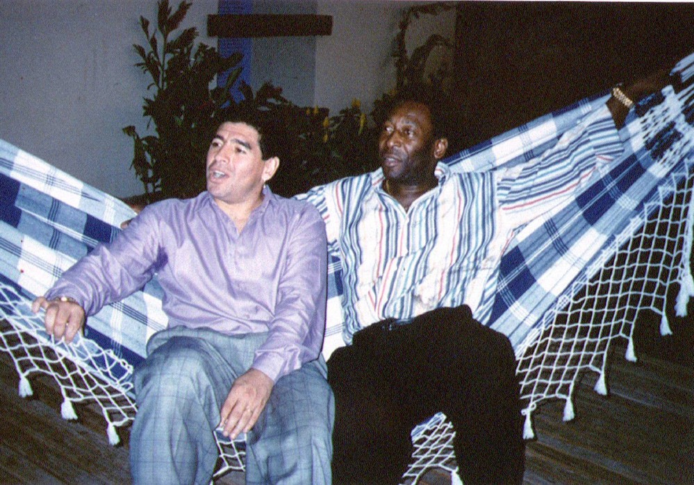 Pele chơi bóng cùng Maradona trên... thiên đường - Bóng Đá