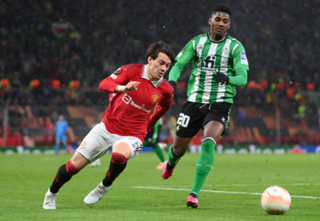 Owen Hargreaves ‘amazed’ by Man Utd star who didn’t start ‘brilliant’ Real Betis win - Bóng Đá