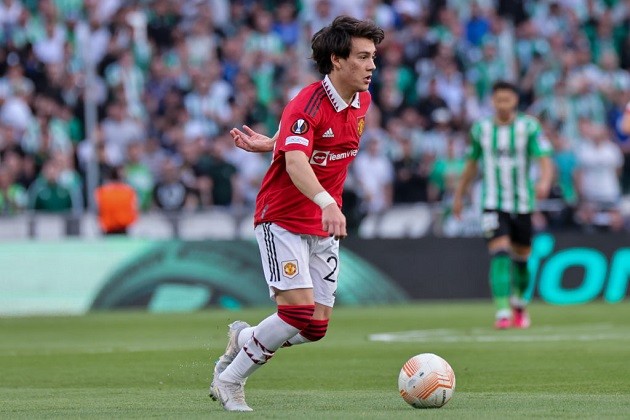 Sau Luke Shaw, Man Utd tiếp tục hướng đến một chữ ký mới - Bóng Đá