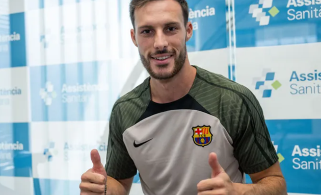 Barcelona could turn to 23-year-old reserve team player to cover for injured mainstay - Bóng Đá