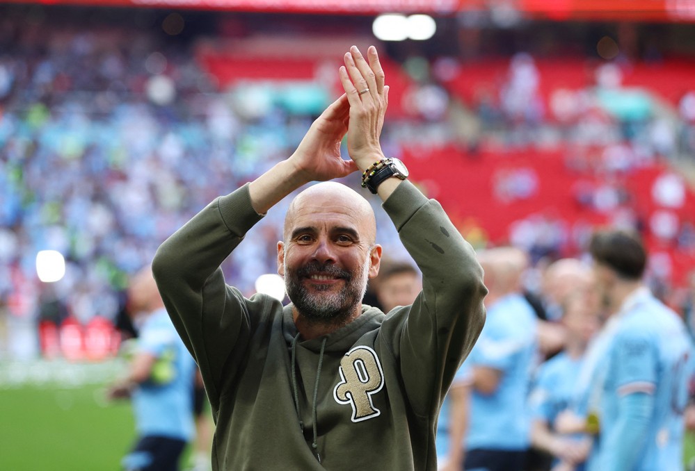 Pep Guardiola bật khóc sau khi Man City hạ gục MU - Bóng Đá
