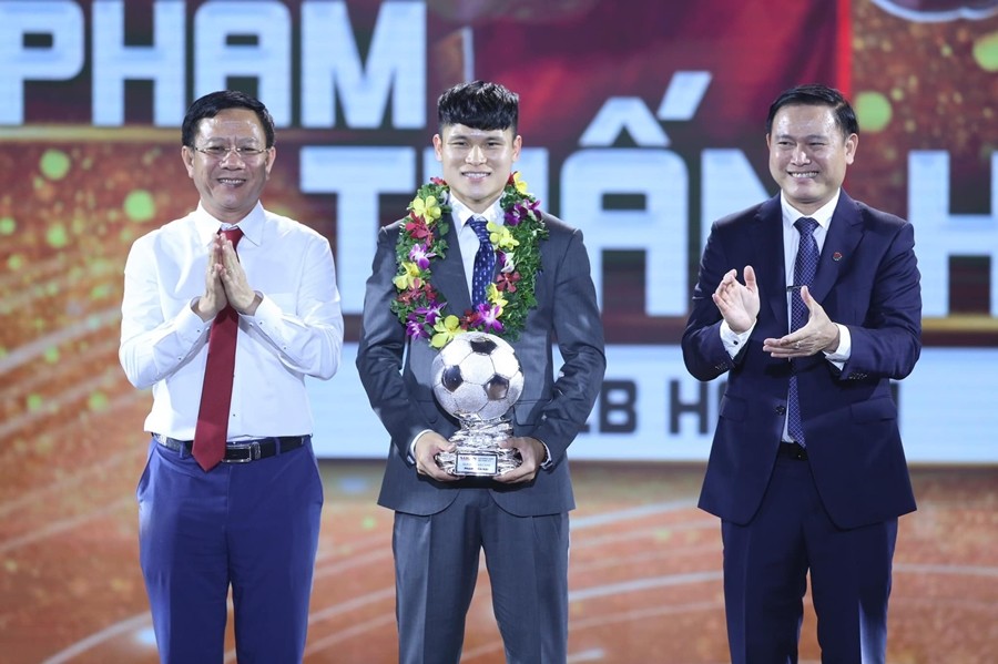 Tuấn Hải hụt Quả bóng Vàng, chuyên gia nói thẳng - Bóng Đá