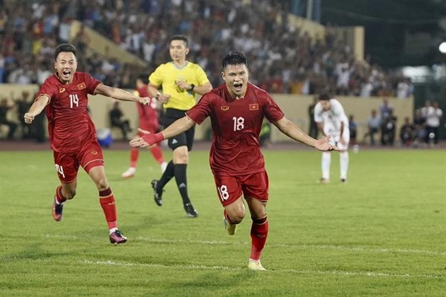Tuấn Anh sắp gia nhập Nam Định?; HLV Troussier dự tính gọi hàng loạt cựu binh - Bóng Đá