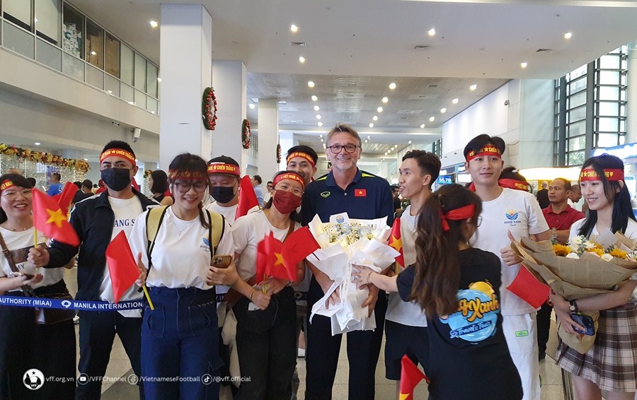 Điều đặc biệt ĐT Việt Nam nhận được ở Philippines - Bóng Đá