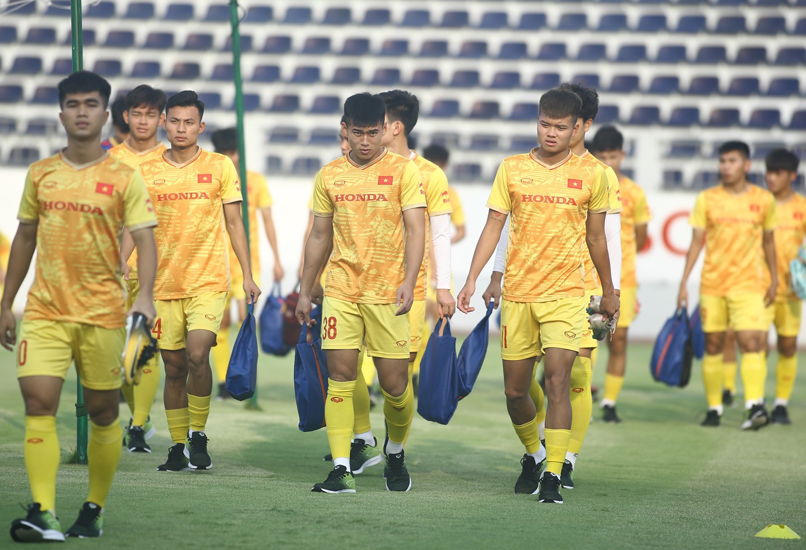 'HLV Philippe Troussier tinh quái, U22 Việt Nam vào chung kết SEA Games' - Bóng Đá